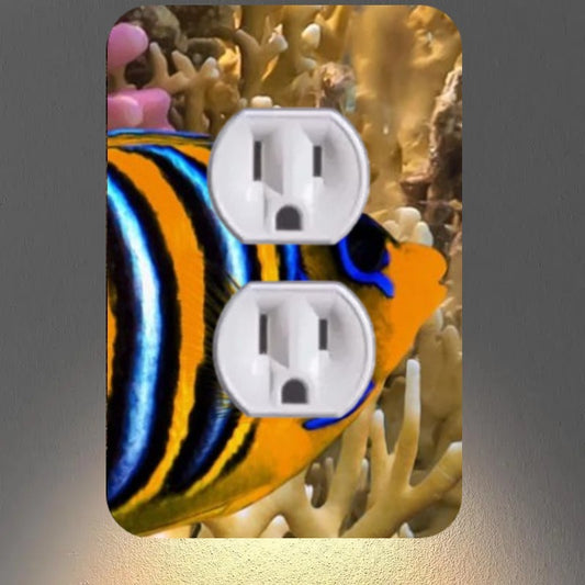 Aquarium Outlet Nightlight Covers With Buit In Led Bulbs & Child Safety Plugs.